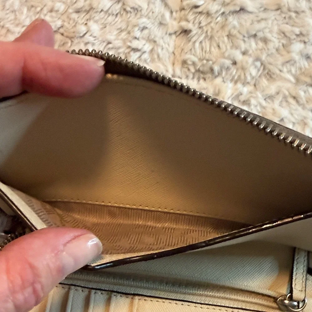 Michael Kors wallet - Picture 3 of 5